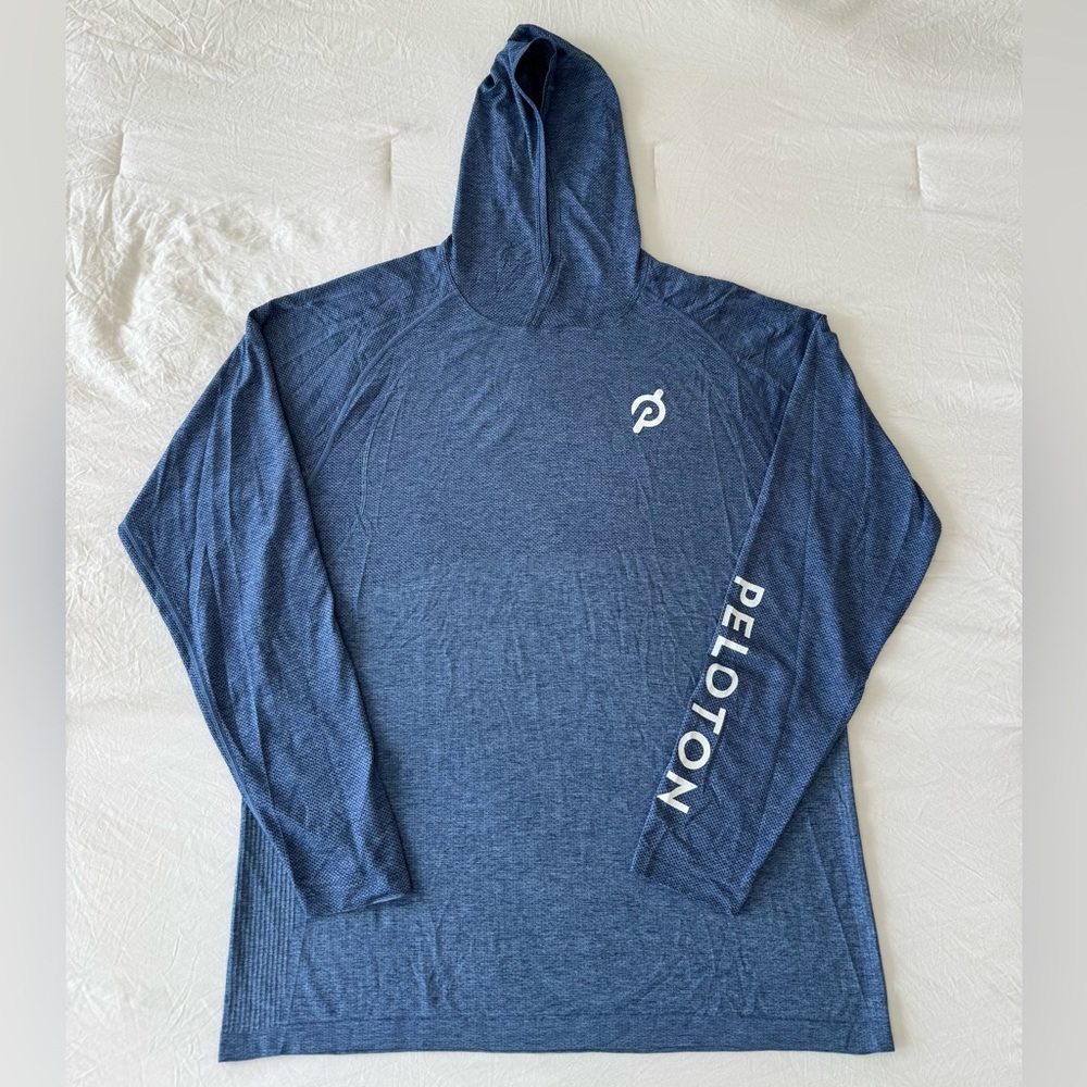 Lululemon x Peloton Men’s Metal Vent Tech Longsleeve Hoodie. XL. Heather Blue